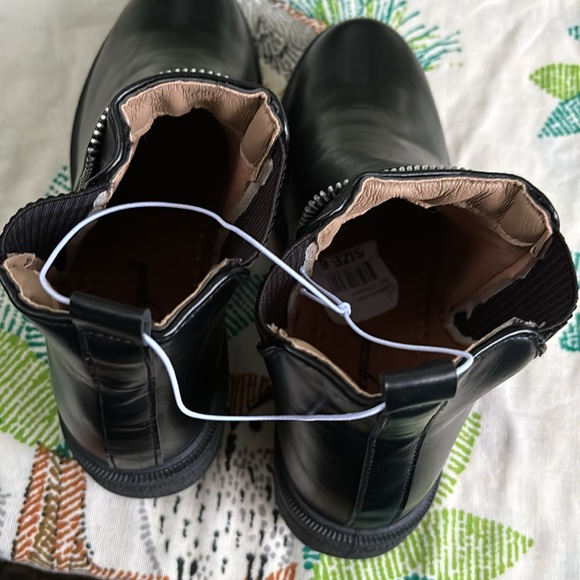 NWT Regazza Black Slip On Ankle Boots Elastic Sides Zipper Design Women’s 6 8 10 - Picture 12 of 16